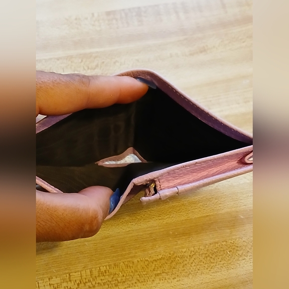 Gucci EUC Limited Edition "Bosco The Cat" Pink Wallet - Picture 8 of 10